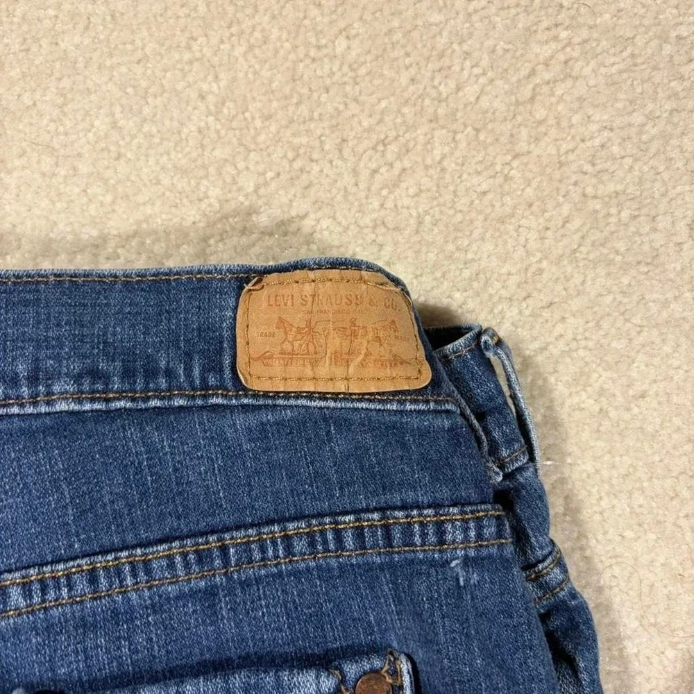 Levi's Women's Capris Jeans Size 8 Darkwash‎ Denim